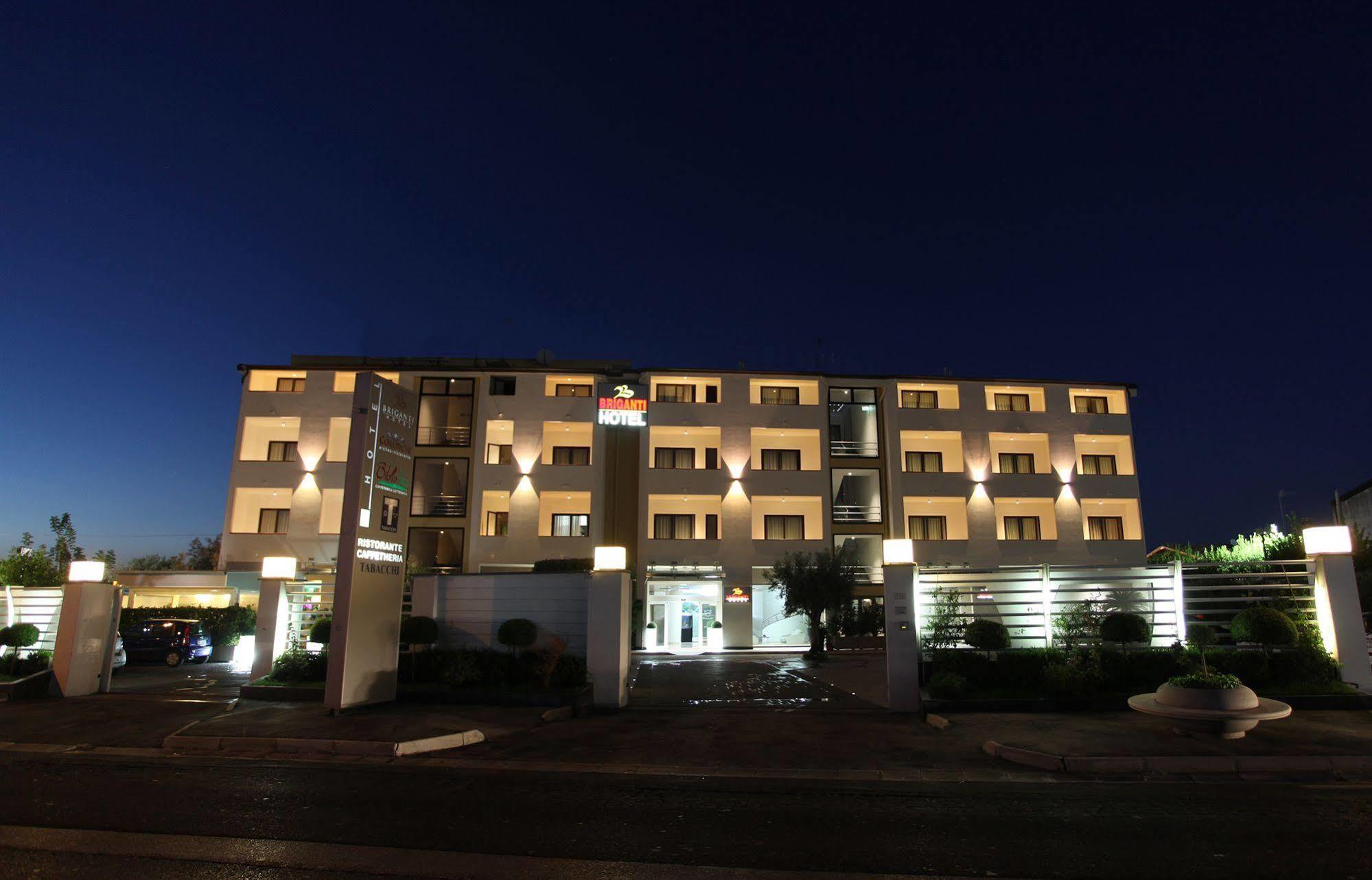 Hotel Briganti 쿠알리아노 외부 사진